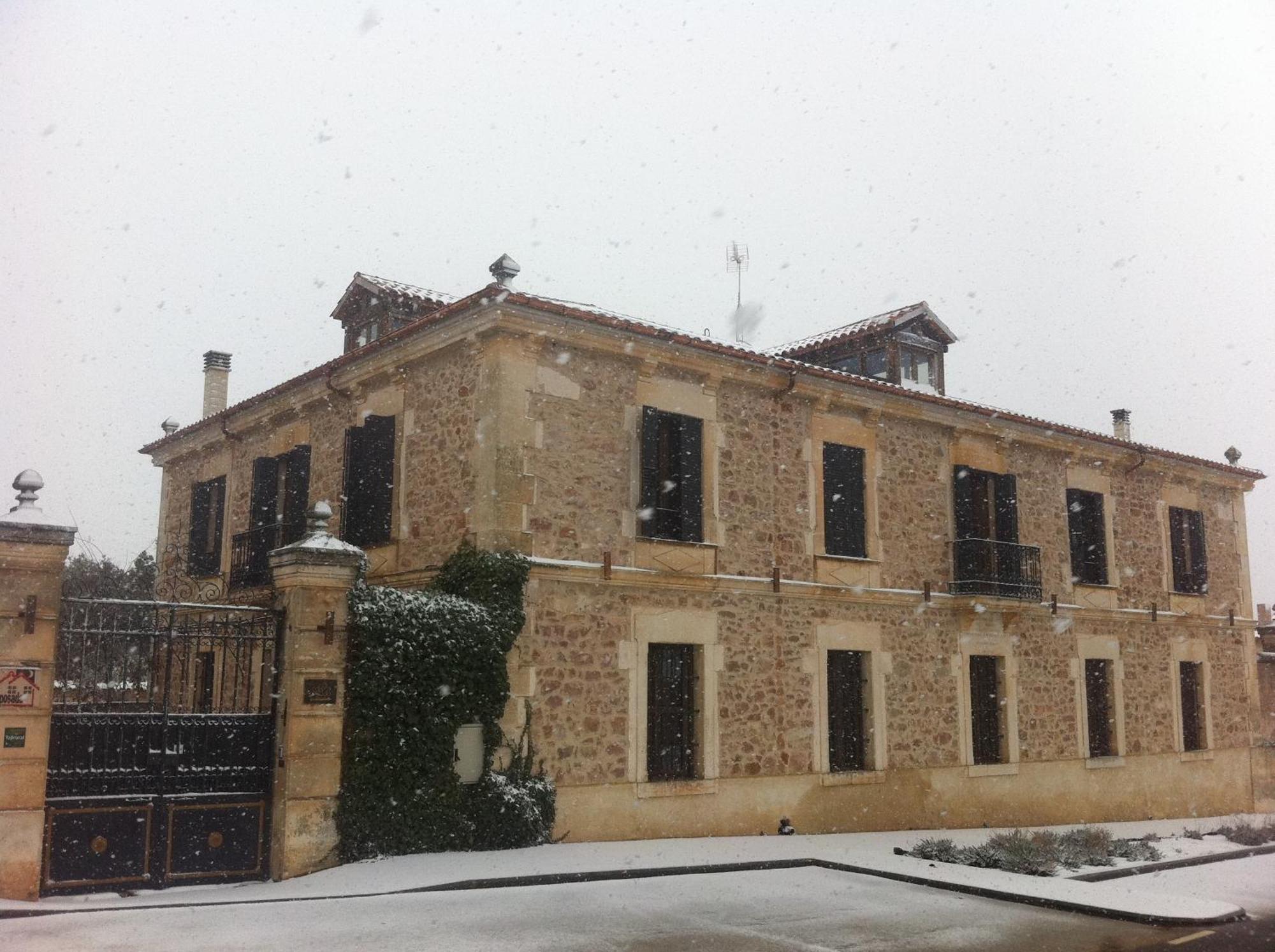 El Senorio De La Serrezuela Aldeanueva de la Serrezuela Bagian luar foto
